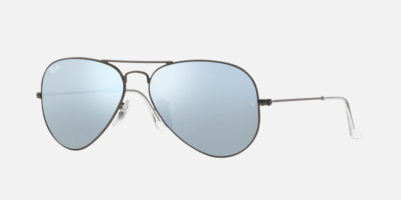 Ray-Ban Aviator Flash Lenses RB3025 029/30 pilot sunglasses for unisex in full rim metal, with matte gunmetal frame, and silver flash lenses. 58mm in lens size, 14mm in bridge size, and 135mm in temple length.