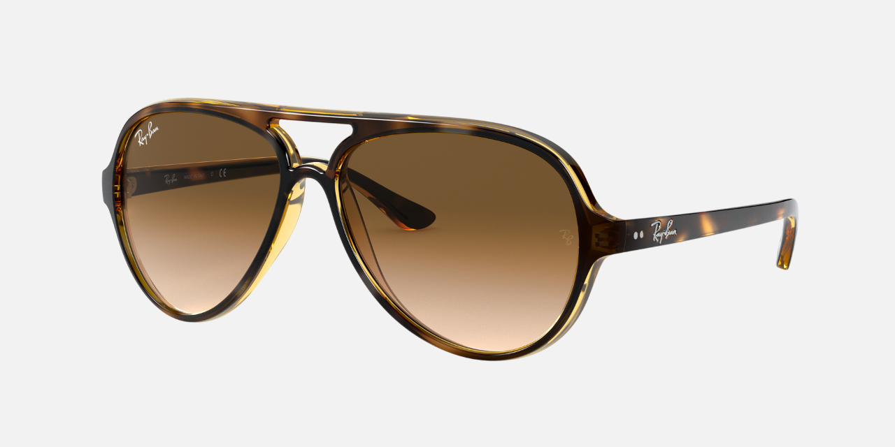 Ray-Ban Cats 5000 Classic RB4125 710/51 pilot sunglasses for men in full rim plastic, with light havana frame, and light brown gradient lenses. 59mm in lens size, 13mm in bridge size, and 140mm in temple length.