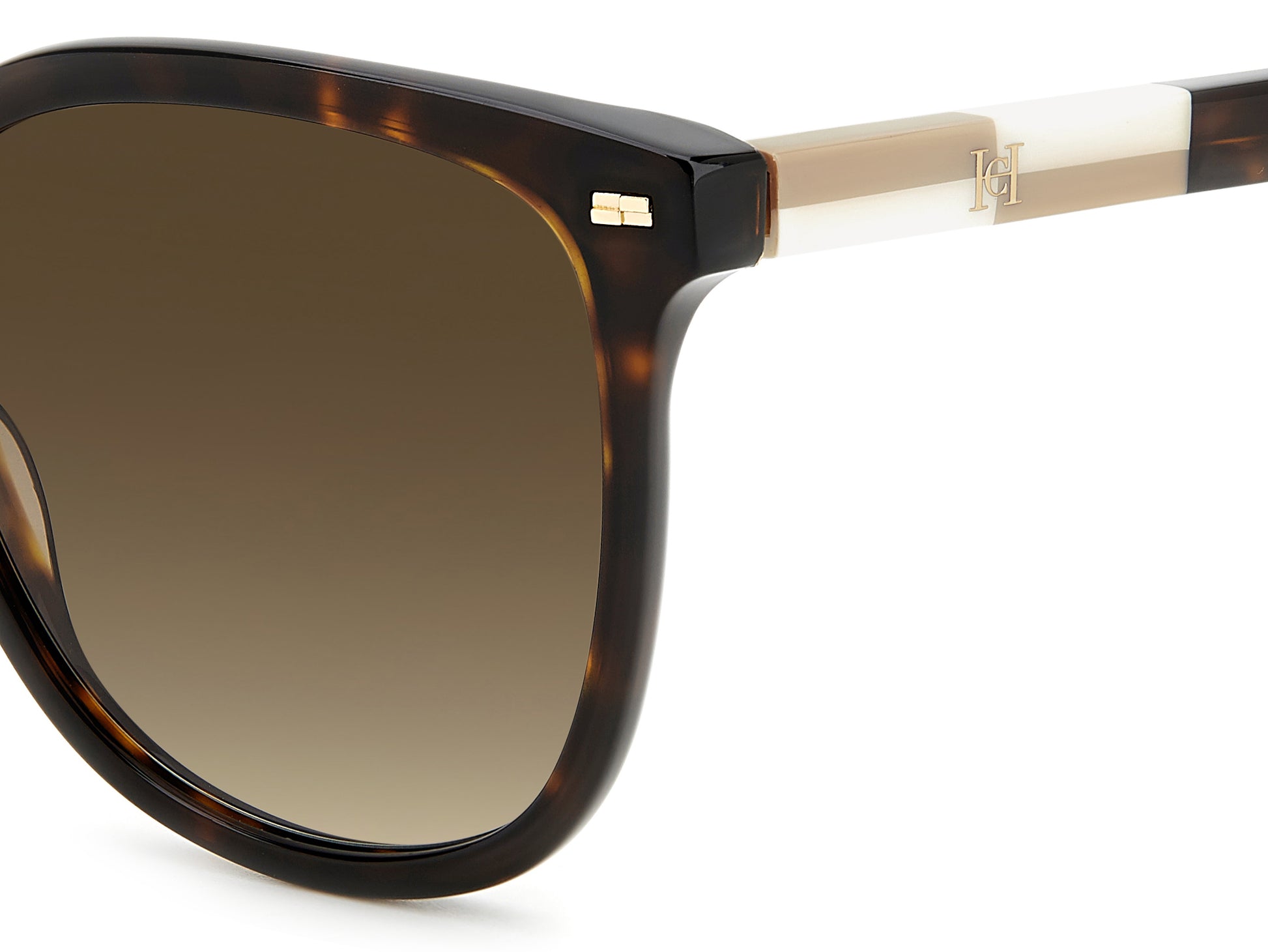 Carolina Herrera HER 0136/S XLT round sunglasses for women in full rim plastic, with havana frame, and gradient grey lenses. 55mm in lens size, 20mm in bridge size, and 143mm in temple length.