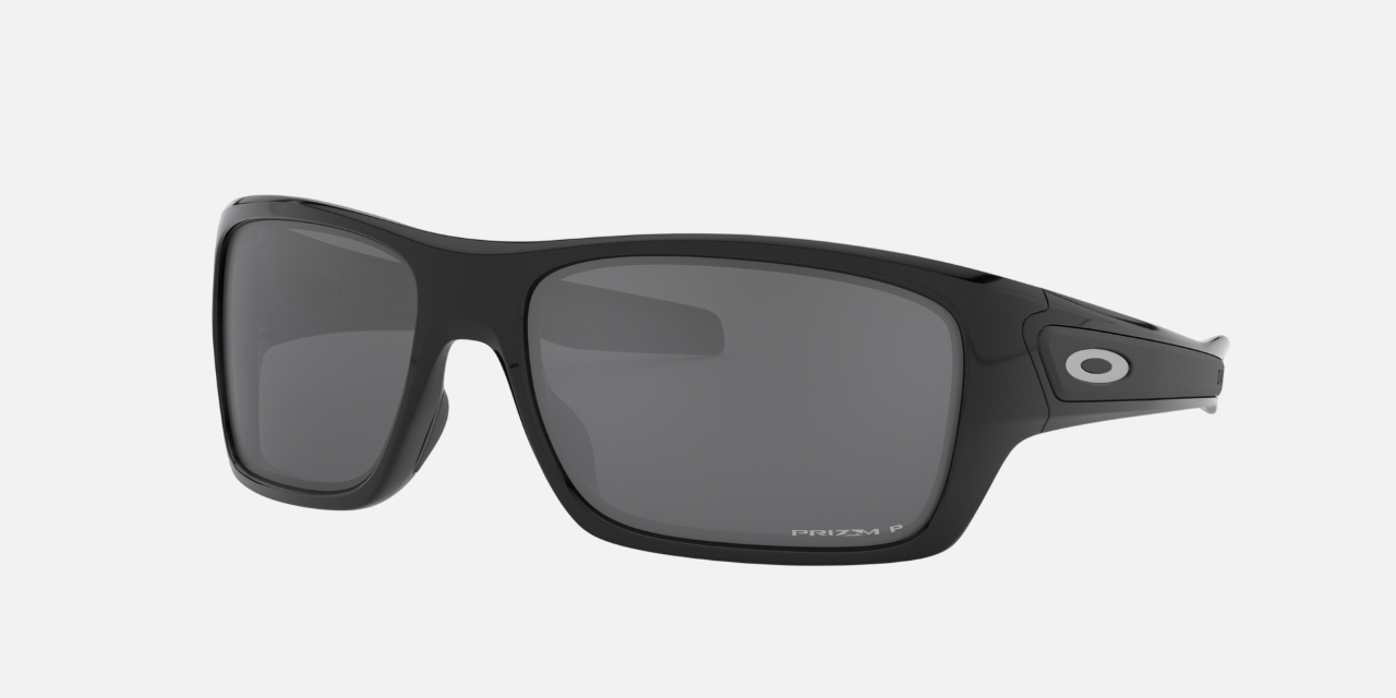 Oakley Turbine 41 rectangular sunglasses for men in full rim plastic, with black frame, and black lenses. 63mm in lens size, 17mm in bridge size, and 132mm in temple length.