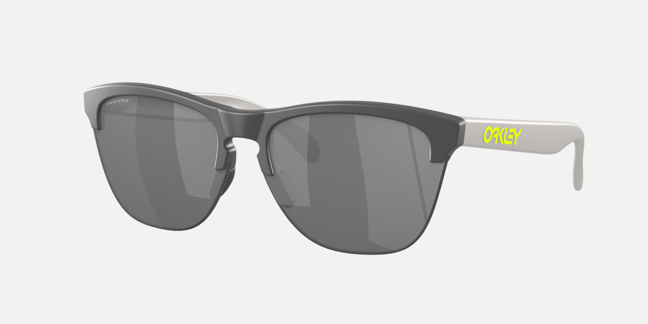 Oakley Frogskins Lite 51 round sunglasses for men in semi-rimless plastic, with grey frame, and black lenses. 63mm in lens size, 10mm in bridge size, and 138mm in temple length.