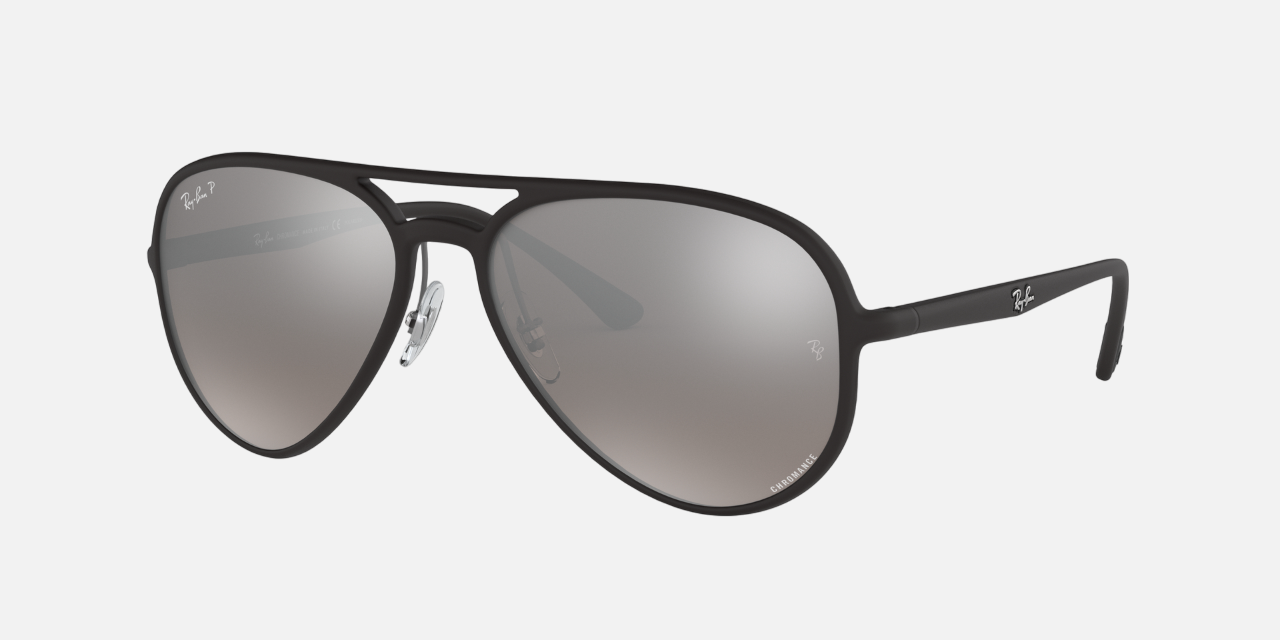 Ray-Ban RB4320CH Chromance RB4320CH 601S5J pilot sunglasses for unisex in full rim plastic, with matte black frame, and silver chromance lenses. 58mm in lens size, 16mm in bridge size, and 140mm in temple length.