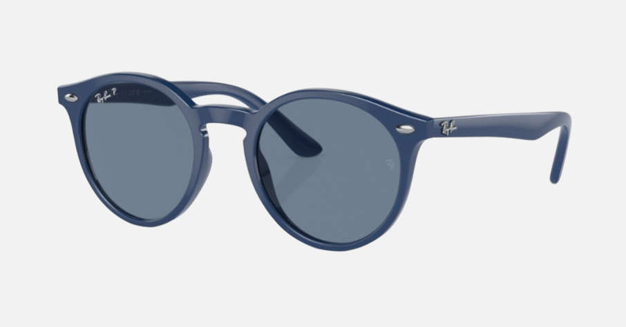 Ray-Ban Junior RJ9064S 71612V phantos sunglasses for kids in full rim injected, with polished blue frame, and dark blue polarized lenses. 44mm in lens size, 19mm in bridge size, and 130mm in temple length.