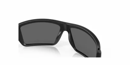 oakley sunglasses, oakley dubai, polarized sunglasses